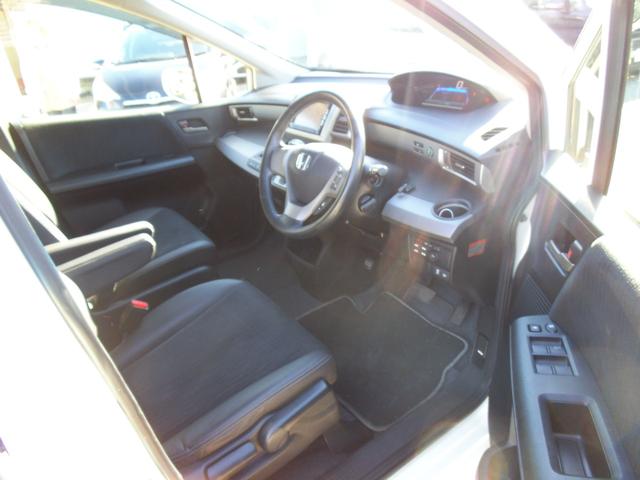 フリードハイブリッド ジャストセレクション　純正ナビ　フルセグＴＶ　Ｂｌｕｅｔｏｏｔｈオーディオ　スマートキー　両側パワースライドドア　クルーズコントロール　オートライト　ディスチャージヘッドライト　ＥＴＣ（17枚目）