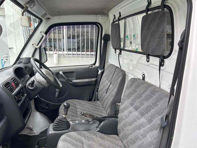 スクラムトラック 　５速マニュアル　エアコン　パワステ　３方開　２ＷＤ　荷台マット　あおりカバー　ヘッドライトレベライザー（46枚目）