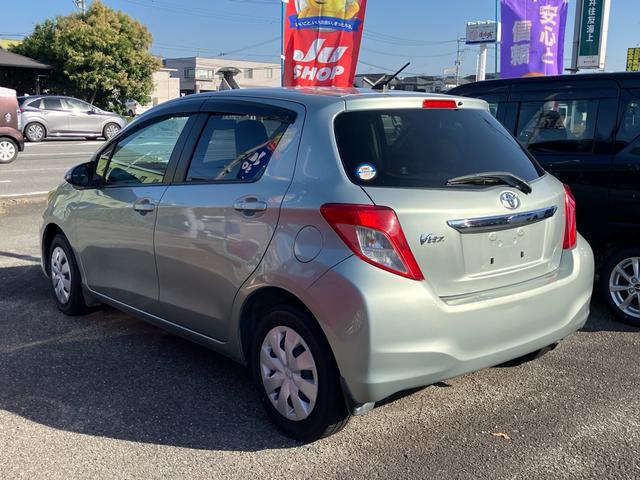 ヴィッツ Ｆ　キーレス　スペアキー　ＣＤ　電格ミラー　バイザー　プライバシーガラス（5枚目）