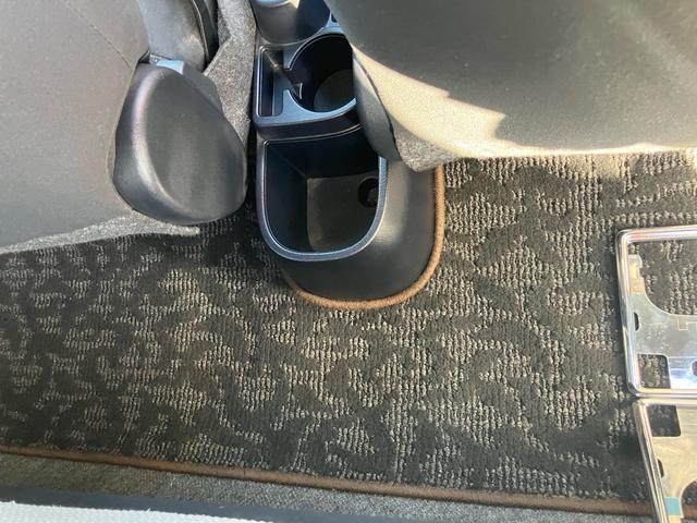 ヴィッツ Ｆ　キーレス　スペアキー　ＣＤ　電格ミラー　バイザー　プライバシーガラス（35枚目）