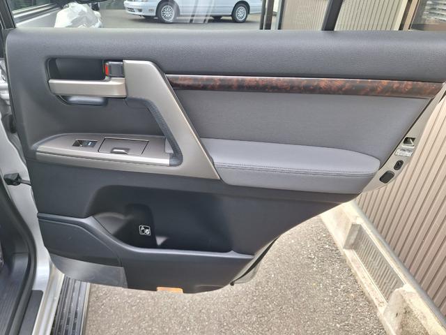 右リアドア内張り部分