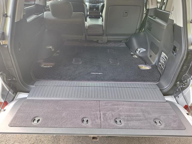 荷室部分　サードシートはついておりません