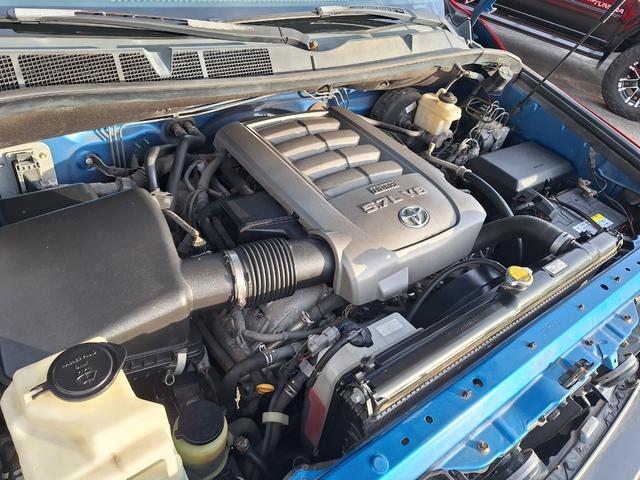 タンドラ ＳＲ５　２ＷＤ　５．７Ｌ　０７モデル　６人乗りベンチシート　９インチパナナビ　フリップダウンモニター　バックカメラ　レザーシート　２０インチＡＷ　ベッドライナー（10枚目）