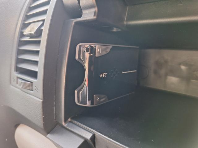 タンドラ ＳＲ５　２ＷＤ　５．７Ｌ　０７モデル　６人乗りベンチシート　９インチパナナビ　フリップダウンモニター　バックカメラ　レザーシート　２０インチＡＷ　ベッドライナー（29枚目）