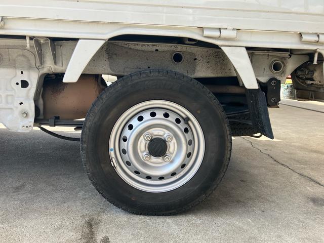 キャリイトラック KC 4WD 5速マニュアル エアコン パワステ 4WD用タイヤ4本新品 エアバッグ スペアキー バイザー 荷台マット あおりカバー 3方開(10枚目)