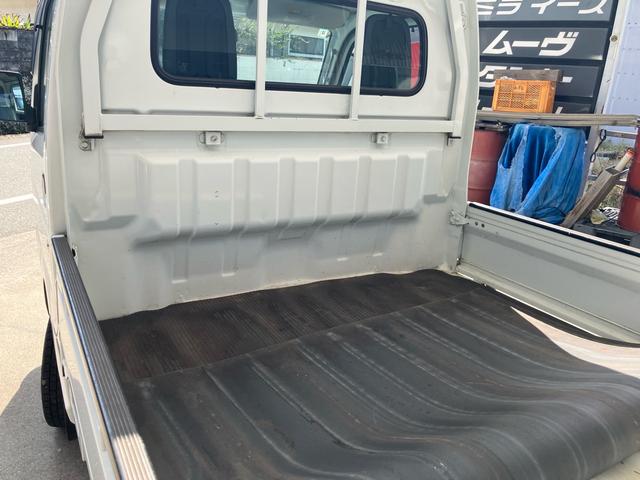 キャリイトラック KC 4WD 5速マニュアル エアコン パワステ 4WD用タイヤ4本新品 エアバッグ スペアキー バイザー 荷台マット あおりカバー 3方開(17枚目)