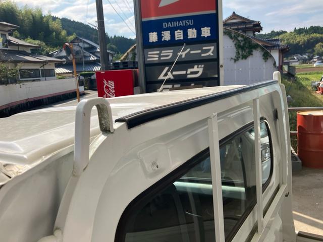 キャリイトラック KC 4WD 5速マニュアル エアコン パワステ 4WD用タイヤ4本新品 エアバッグ スペアキー バイザー 荷台マット あおりカバー 3方開(19枚目)