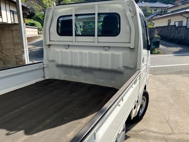 キャリイトラック KC 4WD 5速マニュアル エアコン パワステ 4WD用タイヤ4本新品 エアバッグ スペアキー バイザー 荷台マット あおりカバー 3方開(26枚目)