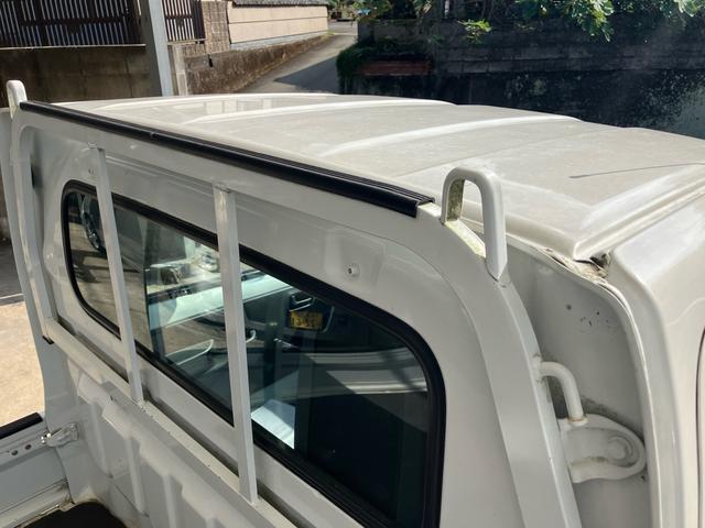 キャリイトラック KC 4WD 5速マニュアル エアコン パワステ 4WD用タイヤ4本新品 エアバッグ スペアキー バイザー 荷台マット あおりカバー 3方開(28枚目)