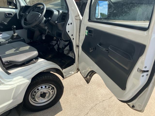 キャリイトラック KC 4WD 5速マニュアル エアコン パワステ 4WD用タイヤ4本新品 エアバッグ スペアキー バイザー 荷台マット あおりカバー 3方開(30枚目)