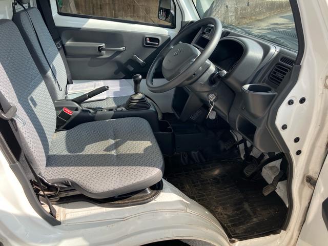 キャリイトラック KC 4WD 5速マニュアル エアコン パワステ 4WD用タイヤ4本新品 エアバッグ スペアキー バイザー 荷台マット あおりカバー 3方開(33枚目)