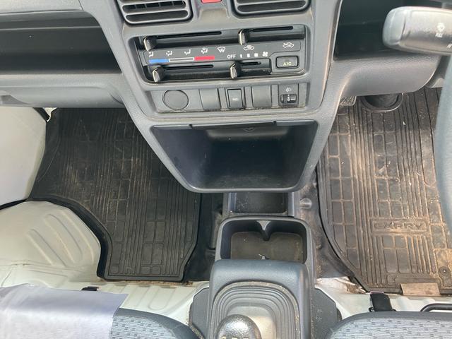 キャリイトラック KC 4WD 5速マニュアル エアコン パワステ 4WD用タイヤ4本新品 エアバッグ スペアキー バイザー 荷台マット あおりカバー 3方開(53枚目)