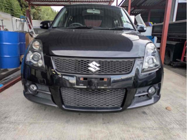 スイフト スポーツ　ＥＴＣ　ナビ　ＴＶ　アルミホイール　スマートキー　電動格納ミラー　ＭＴ　盗難防止システム　衝突安全ボディ　ＡＢＳ　ＥＳＣ　エアコン　パワーステアリング　パワーウィンドウ（3枚目）