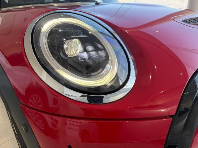 ＭＩＮＩ クーパーＳ　クラシック・トリム　禁煙車　ワンオーナー　レザーシートシートヒーター　１８インチＯＰアルミホイール　ヘッドアップディスプレイ　ワイヤレスチャージ　ＣａｒＰｌａｙ　ドライビングモード　クルコン　ＥＴＣ　ＢＣＳ認定整備保証付（10枚目）
