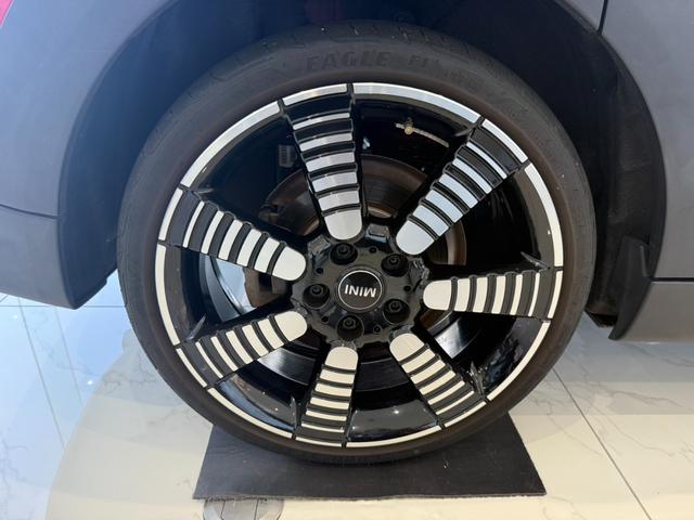 ＭＩＮＩ クーパーＳ　クラシック・トリム　禁煙車　ワンオーナー　レザーシートシートヒーター　１８インチＯＰアルミホイール　ヘッドアップディスプレイ　ワイヤレスチャージ　ＣａｒＰｌａｙ　ドライビングモード　クルコン　ＥＴＣ　ＢＣＳ認定整備保証付（27枚目）