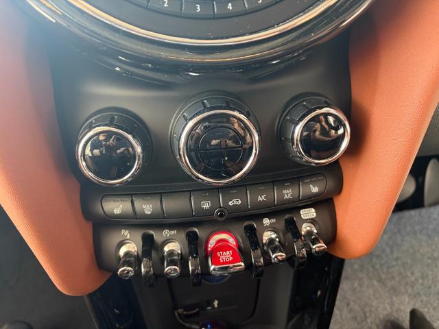 ＭＩＮＩ クーパーＳＤ　レザーシート＆シートヒーター　ＨＵＤ　ＡＣＣアクティブクルーズ　純正１７インチアルミ　ＬＥＤヘッドライト　バックカメラ　Ｂｌｕｅｔｏｏｔｈ　後付けＴＶ＆ＤＶＤ　禁煙車　ＢＣＳ認定整備保証１年（21枚目）