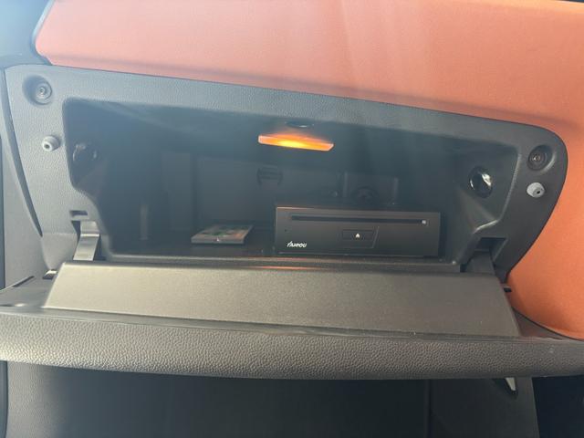 ＭＩＮＩ クーパーＳＤ　レザーシート＆シートヒーター　ＨＵＤ　ＡＣＣアクティブクルーズ　純正１７インチアルミ　ＬＥＤヘッドライト　バックカメラ　Ｂｌｕｅｔｏｏｔｈ　後付けＴＶ＆ＤＶＤ　禁煙車　ＢＣＳ認定整備保証１年（22枚目）