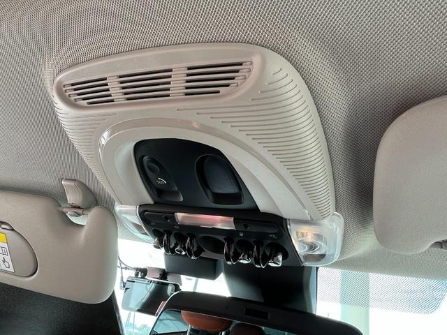 ＭＩＮＩ クーパーＳＤ　レザーシート＆シートヒーター　ＨＵＤ　ＡＣＣアクティブクルーズ　純正１７インチアルミ　ＬＥＤヘッドライト　バックカメラ　Ｂｌｕｅｔｏｏｔｈ　後付けＴＶ＆ＤＶＤ　禁煙車　ＢＣＳ認定整備保証１年（26枚目）