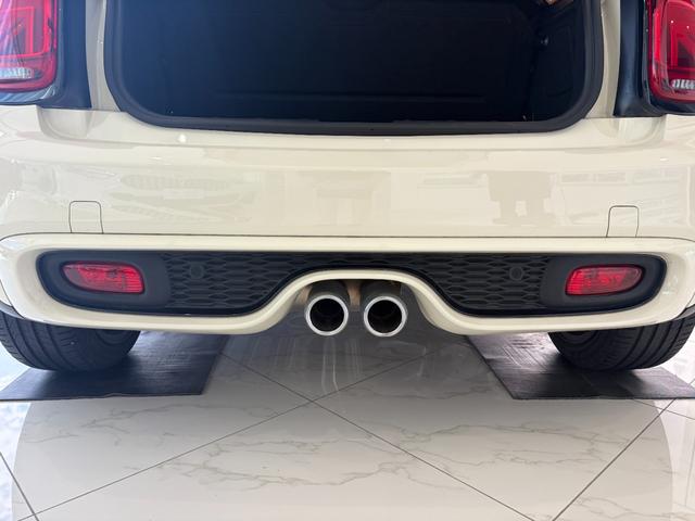 ＭＩＮＩ クーパーＳＤ　レザーシート＆シートヒーター　ＨＵＤ　ＡＣＣアクティブクルーズ　純正１７インチアルミ　ＬＥＤヘッドライト　バックカメラ　Ｂｌｕｅｔｏｏｔｈ　後付けＴＶ＆ＤＶＤ　禁煙車　ＢＣＳ認定整備保証１年（37枚目）