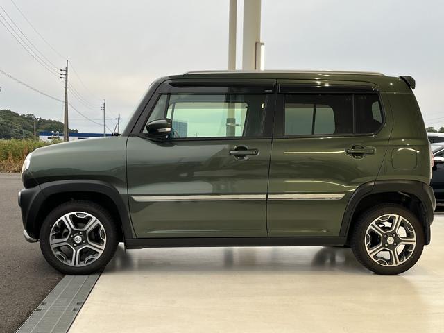 左リアドアに軽微なエクボがあります。全体的にはとてもきれいなお車です。