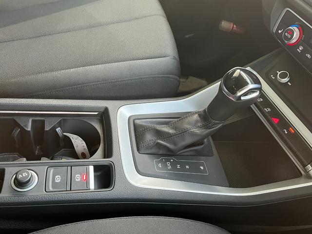 Ｑ３ ３５ＴＦＳＩアドバンスド　カープレイ　ＴＶ　Ｂｌｕｅｔｏｏｔｈ　コンビニエンス＆アシスタンスパッケージ　ＡＣＣアダプティブクルーズ　前席パワーシート＆シートヒーター　バーチャルコックピット　オートハイビーム　認定整備保証付き（31枚目）