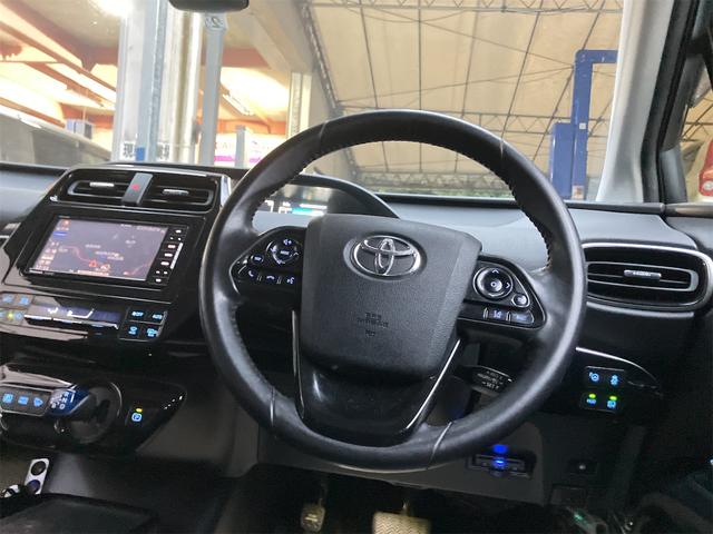 プリウス Ａ　ドライブレコーダー　ＥＴＣ　バックカメラ　ナビ　ＴＶ　クリアランスソナー　オートクルーズコントロール　レーンアシスト　パークアシスト　衝突被害軽減システム　アルミホイール　オートマチックハイビーム（3枚目）