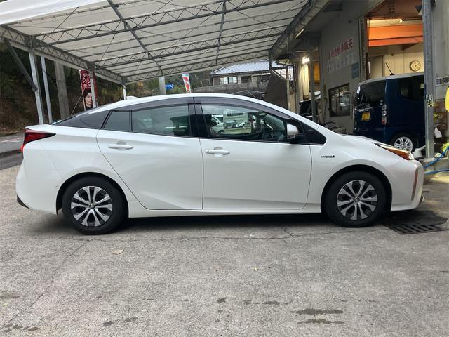 プリウス Ａ　ドライブレコーダー　ＥＴＣ　バックカメラ　ナビ　ＴＶ　クリアランスソナー　オートクルーズコントロール　レーンアシスト　パークアシスト　衝突被害軽減システム　アルミホイール　オートマチックハイビーム（14枚目）
