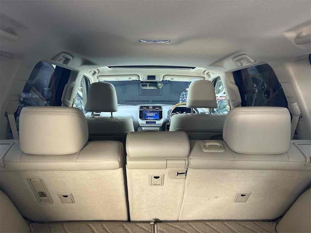 ランドクルーザープラド ＴＸ　Ｌパッケージ　４ＷＤ　ＥＴＣ　バックカメラ　クリアランスソナー　オートクルーズコントロール　レーンアシスト　パワーシート　衝突被害軽減システム　サンルーフ　ナビ　ＴＶ　オートマチックハイビーム　オートライト（22枚目）