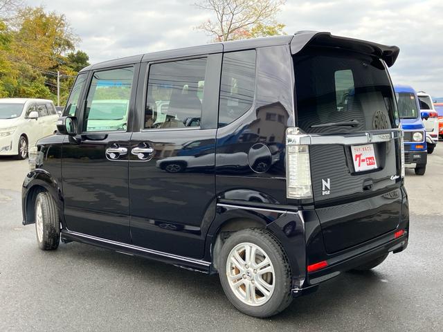 Ｎ－ＢＯＸカスタム 　左側電動スライドドア　スマートキー　プッシュスタート　ＥＴＣ　オートヘッドライト　ナビ　バックカメラ　ＴＶ　純正エアロ　アルミ　ベンチシート（8枚目）