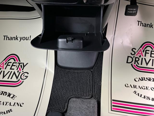 Ｎ－ＢＯＸカスタム 　左側電動スライドドア　スマートキー　プッシュスタート　ＥＴＣ　オートヘッドライト　ナビ　バックカメラ　ＴＶ　純正エアロ　アルミ　ベンチシート（35枚目）