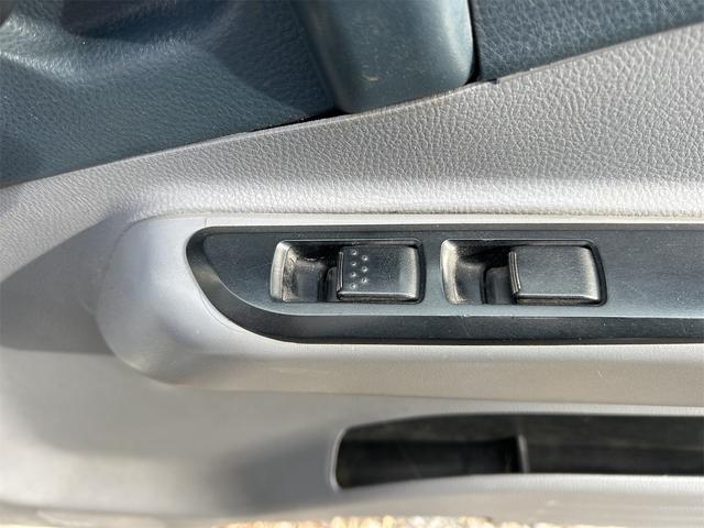 キャンター 　ＣＶＴ　後輪ダブル　ＥＴＣ　エアコン　パワーウィンドウ　運転席エアバッグ（21枚目）