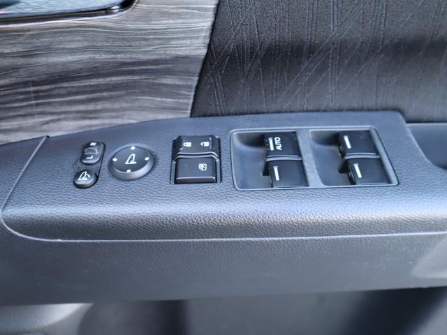 �p���[�E�B���h�E�̃X�C�b�`�ł���B�^�]�Ȃɋ��Ȃ��瑋���J���߂̃R���g���[���ł��܂���B