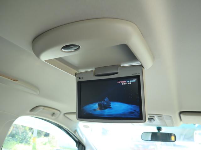 ヴェルファイア ２．４Ｚ　プラチナセレクションＩＩ　ＥＴＣ　バックカメラ　ナビ　ＴＶ　クリアランスソナー　両側電動スライドドア　ＨＩＤ　電動リアゲート　スマートキー　電動格納ミラー　後席モニター　３列シート　オットマン　ＣＶＴ　アルミホイール（10枚目）