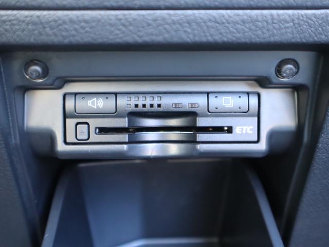 ヴェルファイア ２．４Ｚ　プラチナセレクションＩＩ　ＥＴＣ　バックカメラ　ナビ　ＴＶ　クリアランスソナー　両側電動スライドドア　ＨＩＤ　電動リアゲート　スマートキー　電動格納ミラー　後席モニター　３列シート　オットマン　ＣＶＴ　アルミホイール（12枚目）