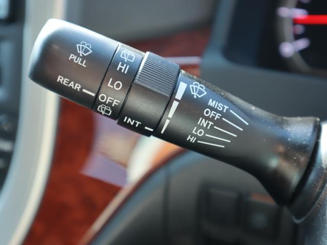ヴェルファイア ２．４Ｚ　プラチナセレクションＩＩ　ＥＴＣ　バックカメラ　ナビ　ＴＶ　クリアランスソナー　両側電動スライドドア　ＨＩＤ　電動リアゲート　スマートキー　電動格納ミラー　後席モニター　３列シート　オットマン　ＣＶＴ　アルミホイール（18枚目）