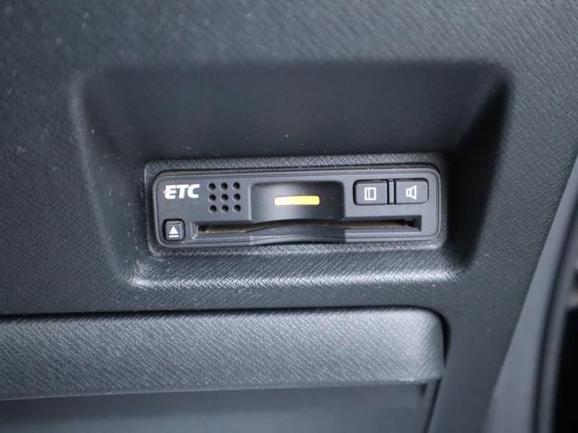 ステップワゴンスパーダ Ｚ　クールスピリット　２年保証付　ＥＴＣ　バックカメラ　ナビ　ＴＶ　オートクルーズコントロール　両側電動スライドドア　オートライト　ＨＩＤ　スマートキー　アイドリングストップ　電動格納ミラー　後席モニター　３列シート（12枚目）