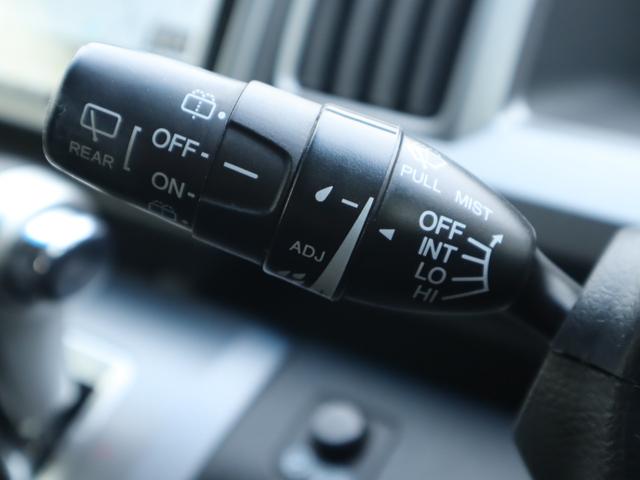 ステップワゴンスパーダ Ｚ　クールスピリット　２年保証付　ＥＴＣ　バックカメラ　ナビ　ＴＶ　オートクルーズコントロール　両側電動スライドドア　オートライト　ＨＩＤ　スマートキー　アイドリングストップ　電動格納ミラー　後席モニター　３列シート（16枚目）