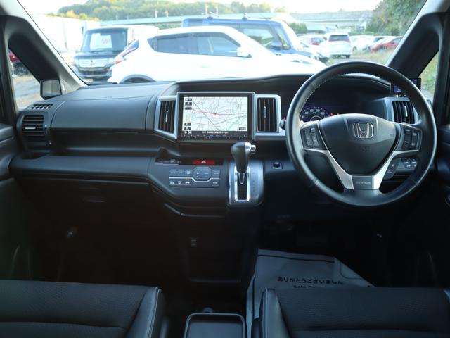 ステップワゴンスパーダ Z クールスピリット 2年保証付 ETC バックカメラ ナビ TV オートクルーズコントロール 両側電動スライドドア オートライト HID スマートキー アイドリングストップ 電動格納ミラー 後席モニター 3列シート(2枚目)