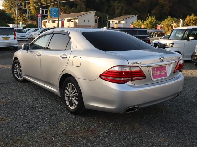 クラウン ロイヤルサルーン スペシャルナビパッケージ ETC オートクルーズコントロール バックカメラ ナビ アルミホイール オートライト HID AT スマートキー 電動格納ミラー 盗難防止システム CD ミュージックプレイヤー接続可 衝突安全ボディ(4枚目)