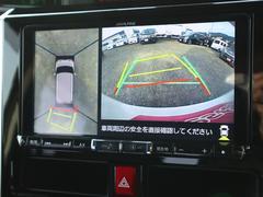 ★アラウンドビューカメラ★運転席から画面上で安全確認ができます。駐車が苦手な方にもオススメな便利機能です♪ 2