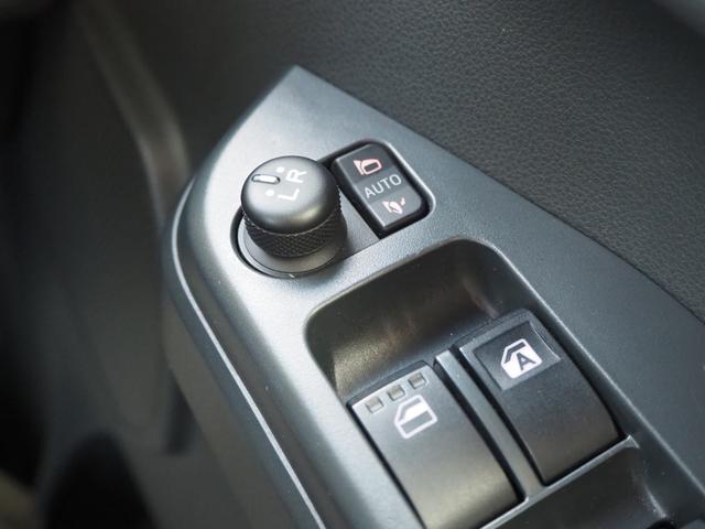 GターボSAII 禁煙車 メモリーナビTV バックカメラ オートライト LEDライト 両側電動スライドドア ドライブレコーダー 本革巻ステアリング プッシュスターター キーフリー バニティミラー アームレスト(30枚目)