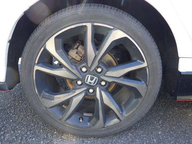 シビック ハッチバック 衝突被害軽減ブレーキ Bluetoothナビ バックカメラ アイドリングストップ オートマチックハイビーム レーンキープアシスト 横滑り防止装置 ドライブレコーダー カーテンエアバッグ(14枚目)