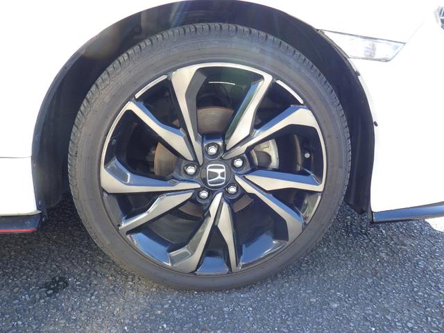 シビック ハッチバック 衝突被害軽減ブレーキ Bluetoothナビ バックカメラ アイドリングストップ オートマチックハイビーム レーンキープアシスト 横滑り防止装置 ドライブレコーダー カーテンエアバッグ(17枚目)