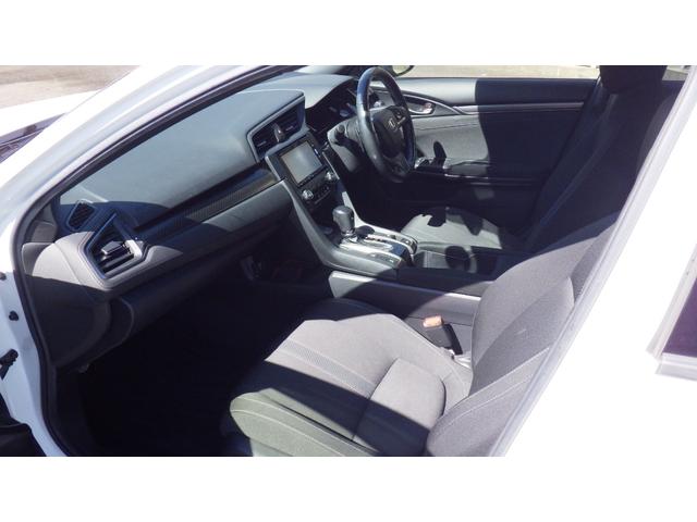 シビック ハッチバック 衝突被害軽減ブレーキ Bluetoothナビ バックカメラ アイドリングストップ オートマチックハイビーム レーンキープアシスト 横滑り防止装置 ドライブレコーダー カーテンエアバッグ(33枚目)