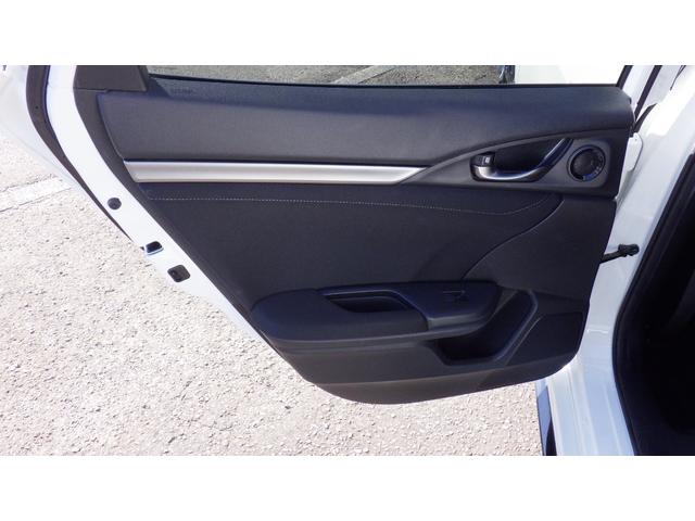 シビック ハッチバック 衝突被害軽減ブレーキ Bluetoothナビ バックカメラ アイドリングストップ オートマチックハイビーム レーンキープアシスト 横滑り防止装置 ドライブレコーダー カーテンエアバッグ(38枚目)