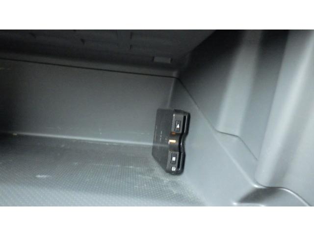 「お客様が自由にお気軽に展示車をご覧頂けるように」が当店の想いです。ご質問等ございましたら、お気軽にスタッフへ一言お掛けくださいませ！