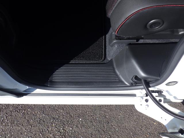 スペーシアカスタム ハイブリッドＸＳターボ　ドライブレコーダー　全周囲カメラ　両側電動スライドドア　ＴＶ　クリアランスソナー　オートライト　スマートキー　アイドリングストップ　電動格納ミラー　シートヒーター　ベンチシート　ＣＶＴ　ＥＳＣ（61枚目）