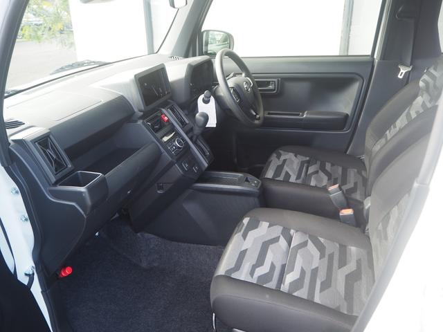 タフト Ｘ　クリアランスソナー　衝突被害軽減システム　オートライト　スマートキー　アイドリングストップ　電動格納ミラー　サンルーフ　ＣＶＴ　ＥＳＣ　エアコン　パワーステアリング　パワーウィンドウ（10枚目）