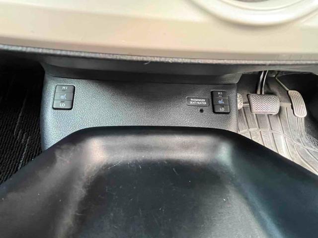 プリウス Sツーリングセレクション ドライブレコーダー ETC レーンアシスト オートクルーズコントロール ナビ TV アルミホイール オートマチックハイビーム オートライト LEDヘッドランプ CVT シートヒーター スマートキー(24枚目)