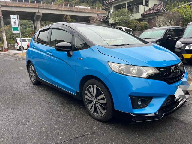 フィットハイブリッド Ｌパッケージ　ハイブリッド　ＥＴＣ　バックカメラ　ナビ　ＴＶ　オートクルーズコントロール　オートライト　ＬＥＤヘッドランプ　スマートキー　電動格納ミラー　ＡＴ　盗難防止システム　衝突安全ボディ　アルミホイール　ＣＤ（12枚目）